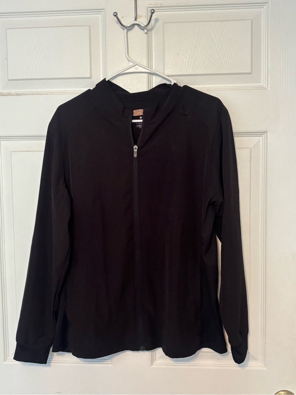 Black Full-Zip Lightweight Scrub Jacket.